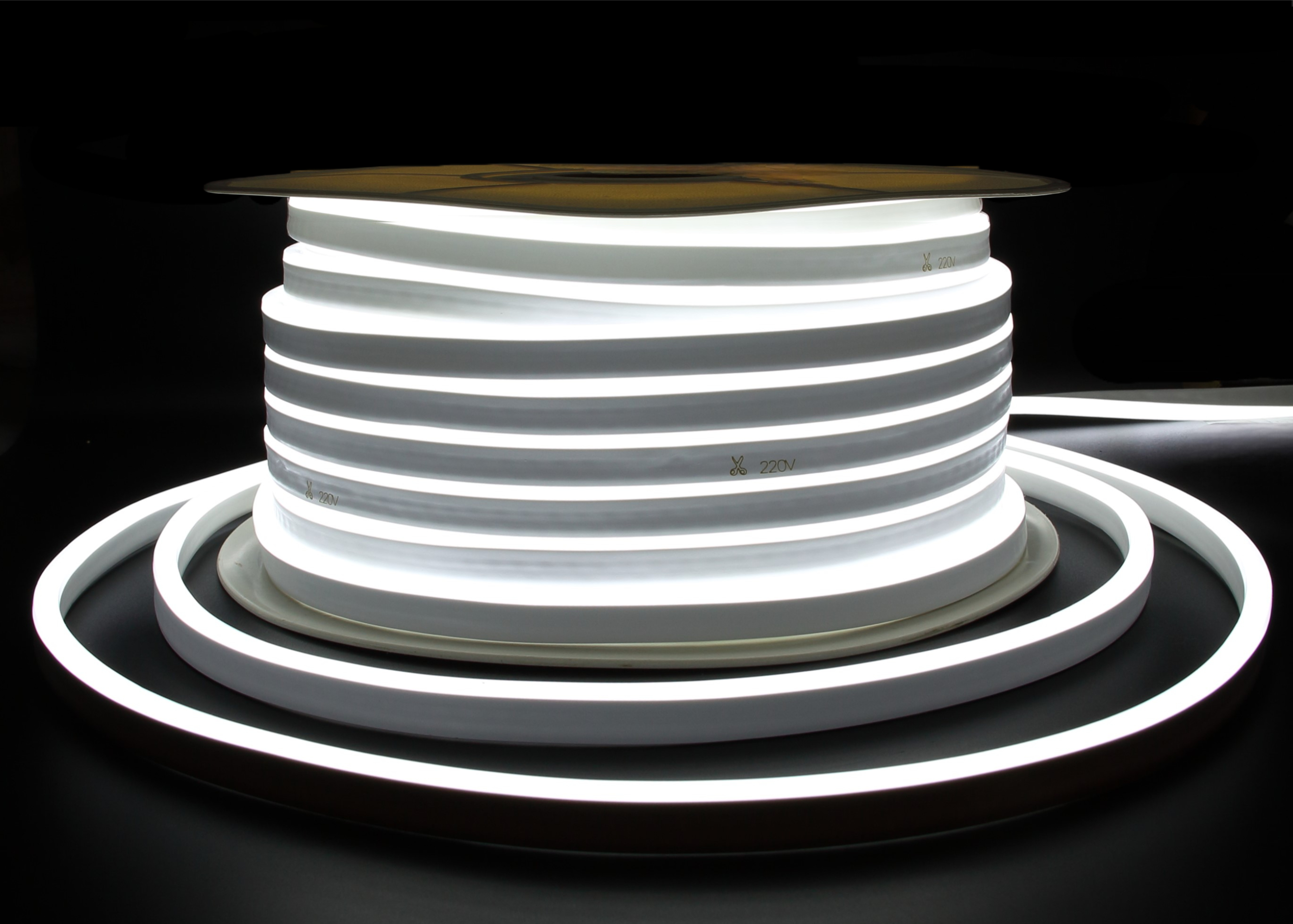 Гибкий неон SMD2835, 120led/m, 220V, 8х16мм 6000 к 