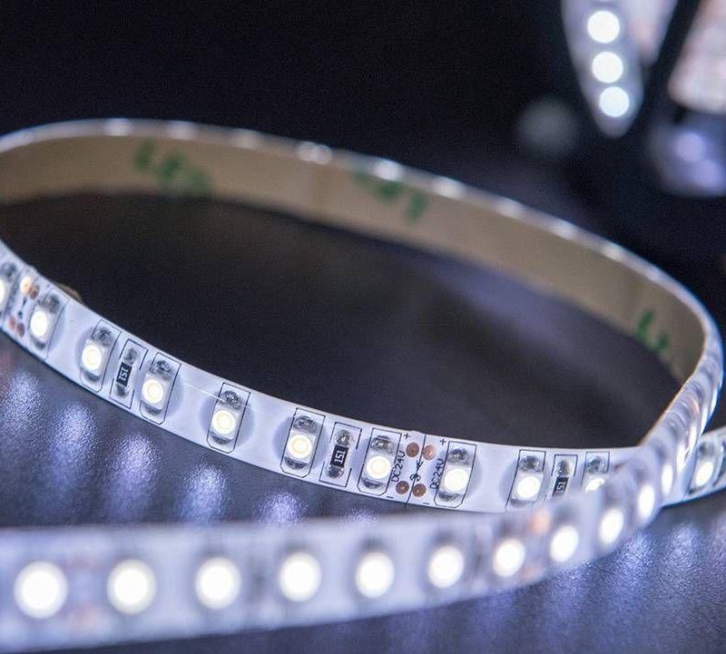 Светодиодная влагозащищенная лента SWG 9,6W/m 60LED/m 3528SMD нейтральный белый 5M 002126